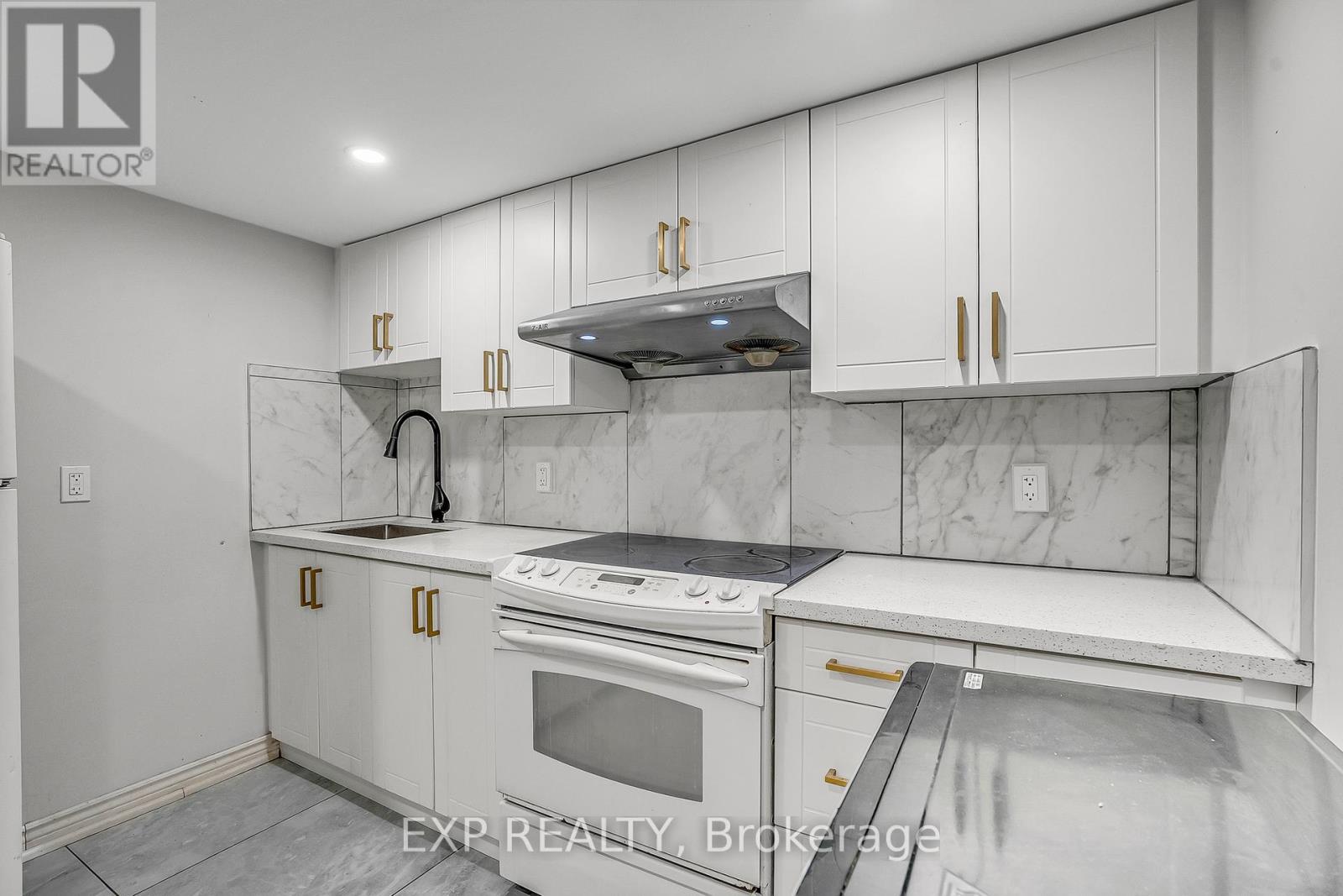Photo 6 of Rm 3 3 Bankfield Drive, Toronto ON