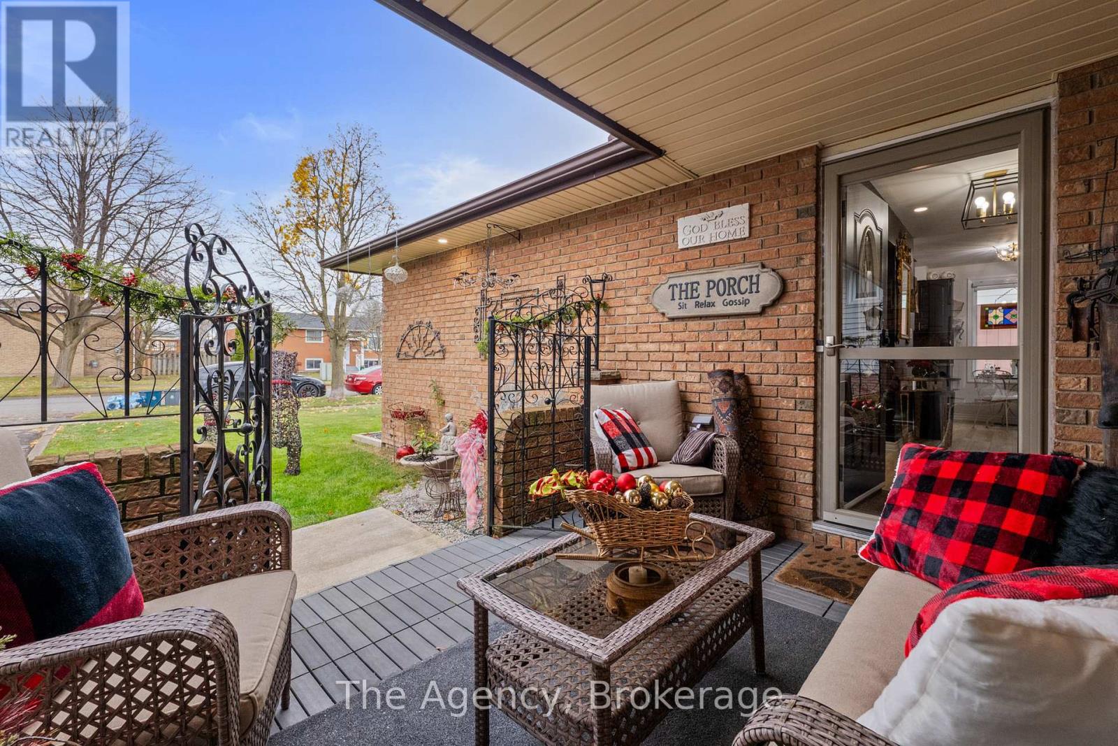 Photo 2 of 89 Endicott Terrace, Welland ON