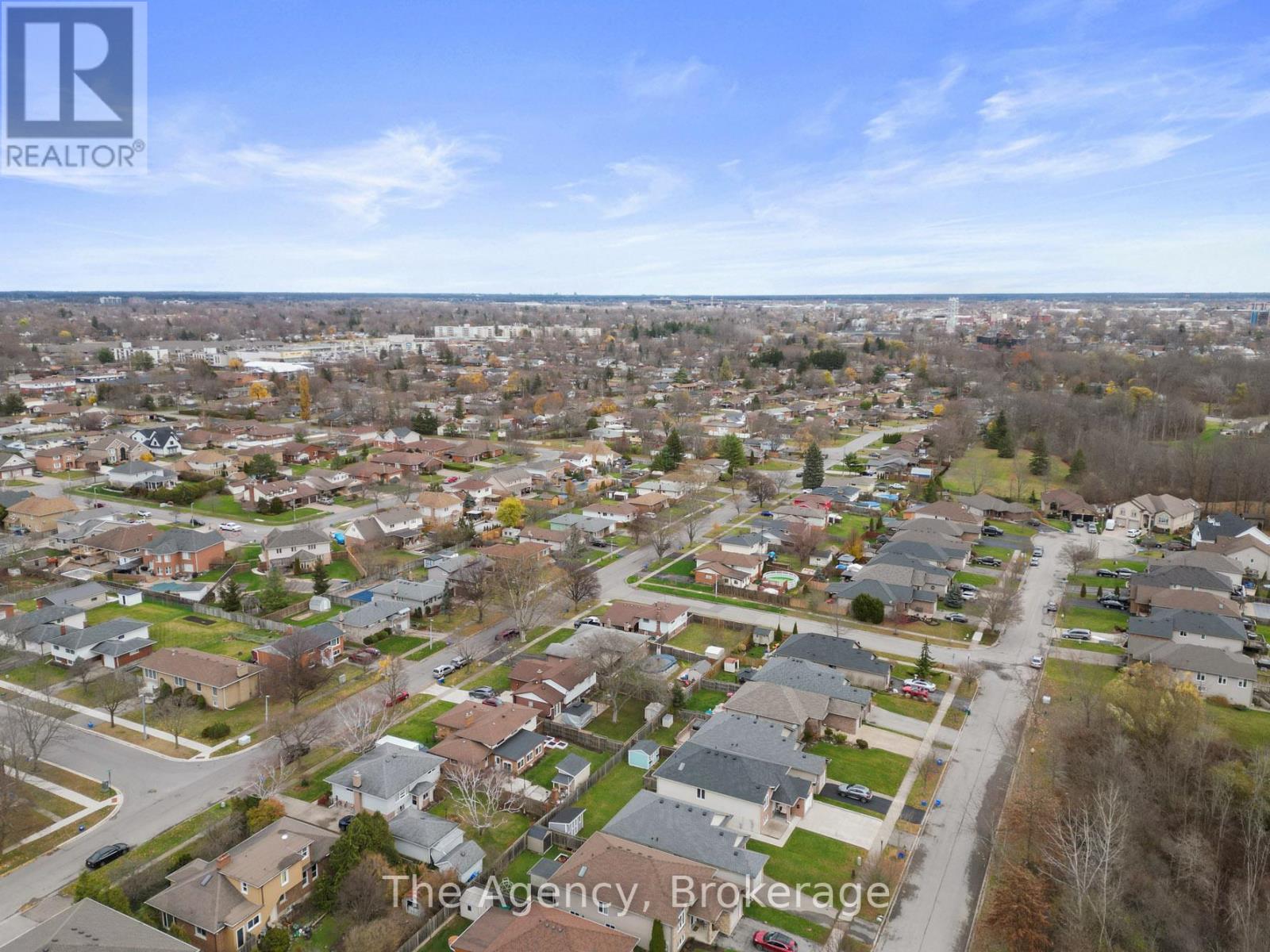 Photo 32 of 89 Endicott Terrace, Welland ON