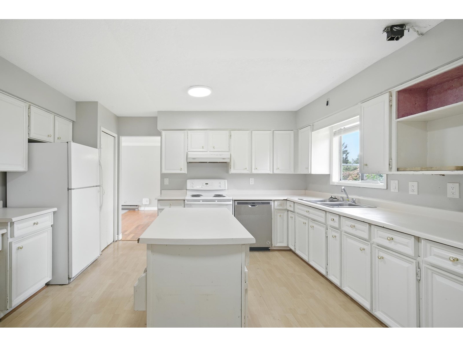 Photo 10 of 10065 Dublin Drive Fairfield Island, Chilliwack BC