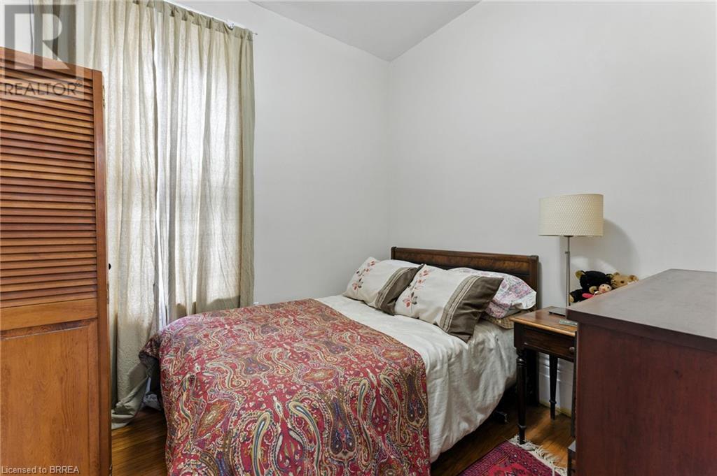 Photo 26 of 323 Dalhousie Street, Brantford ON