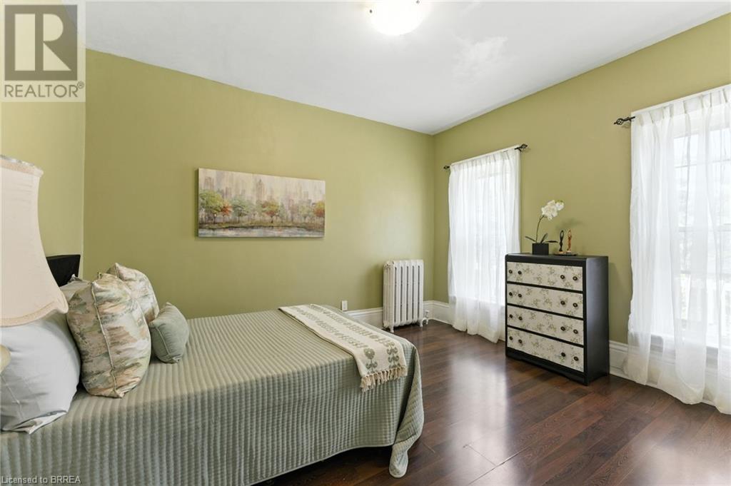 Photo 39 of 323 Dalhousie Street, Brantford ON