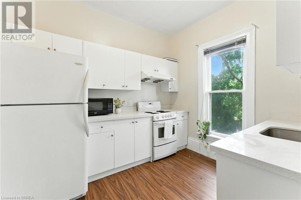 Photo 6 of 323 Dalhousie Street, Brantford ON