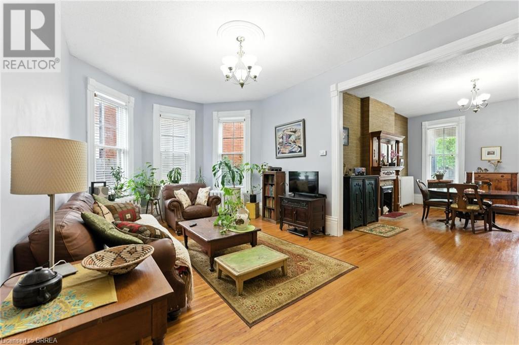 Photo 40 of 323 Dalhousie Street, Brantford ON