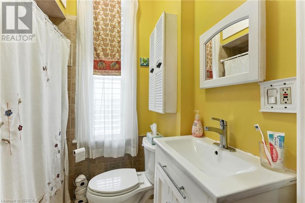 Photo 25 of 323 Dalhousie Street, Brantford ON