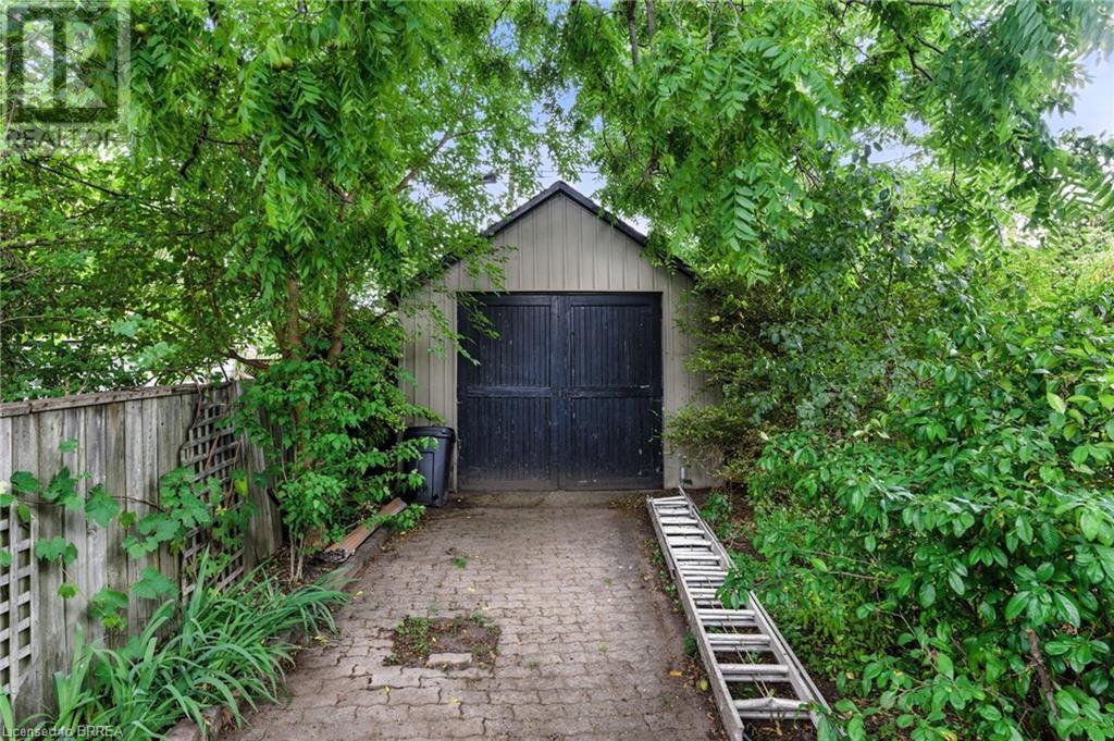 Photo 12 of 323 Dalhousie Street, Brantford ON