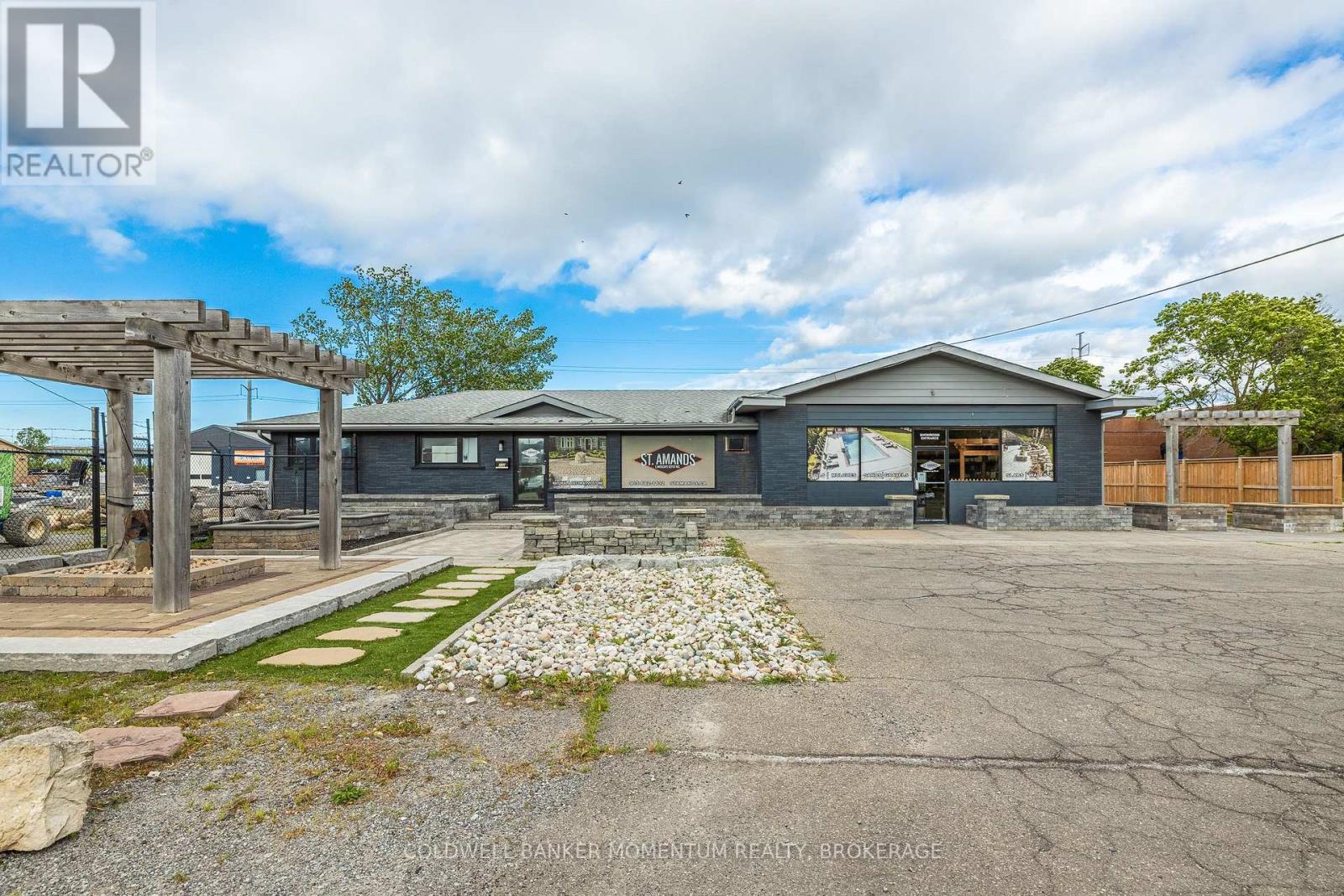 Photo 22 of 132 Bunting Road, St Catharines ON