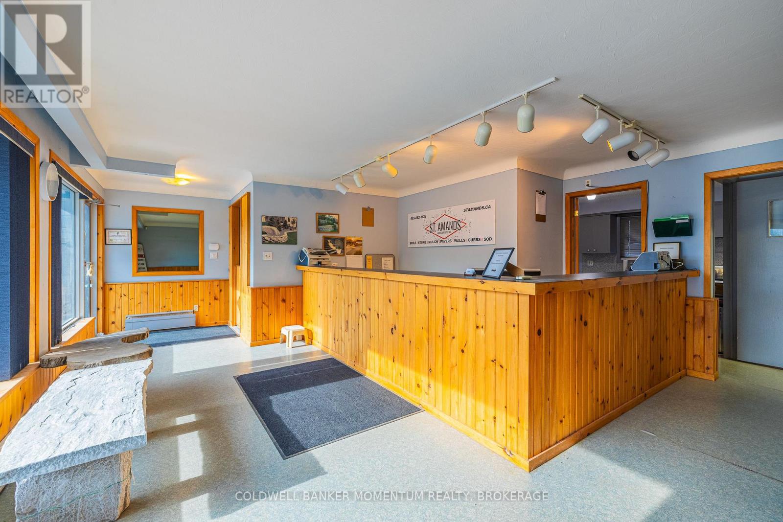 Photo 13 of 132 Bunting Road, St Catharines ON