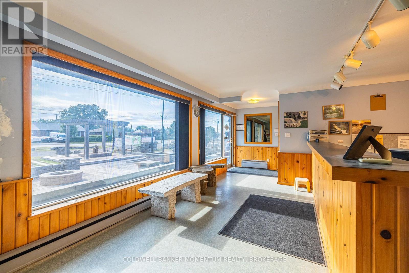 Photo 28 of 132 Bunting Road, St Catharines ON