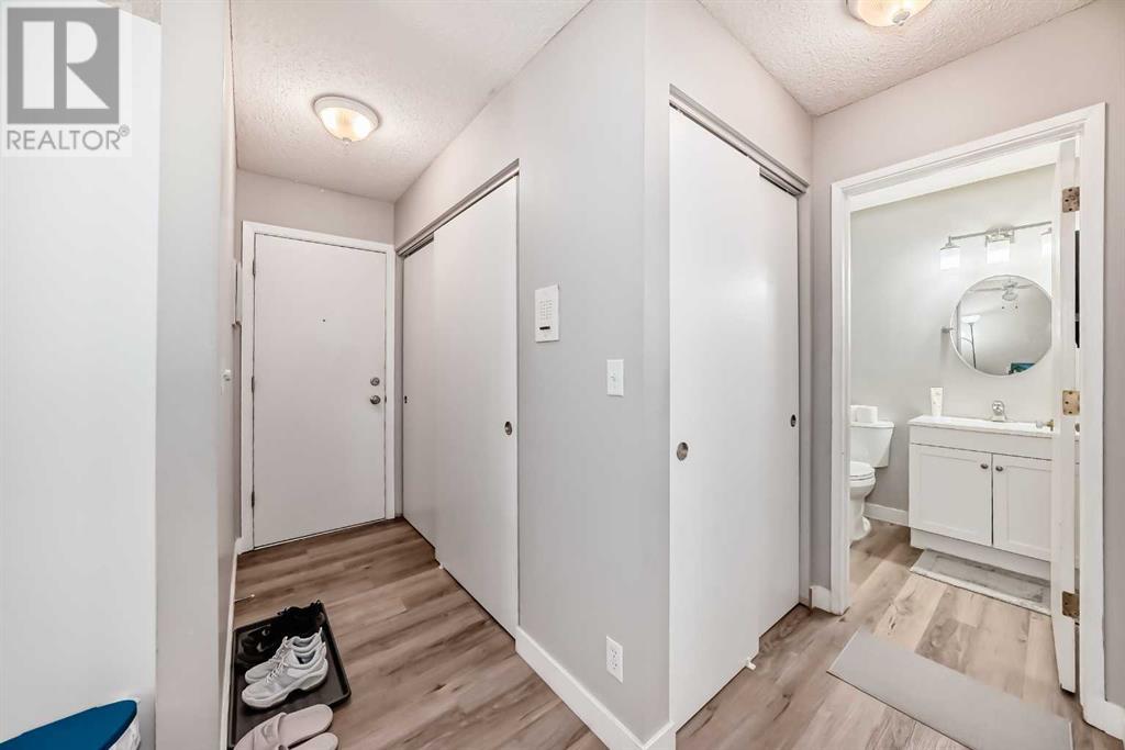 Single Family House for Sale in C  Dalton Drive NW Dalhousie Calgary 
