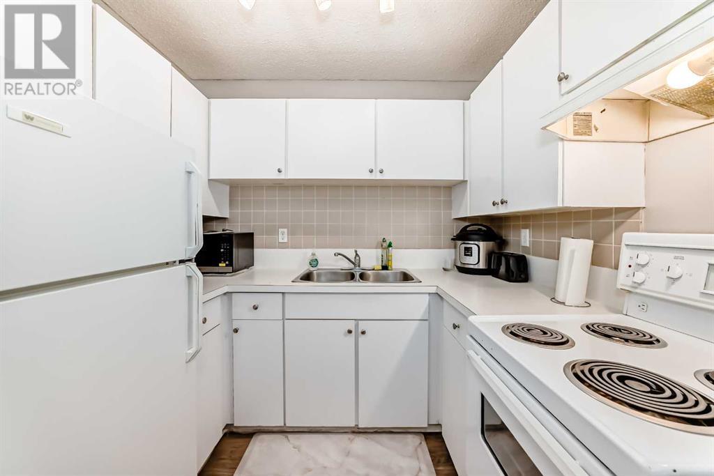 Single Family House for Sale in C  Dalton Drive NW Dalhousie Calgary 