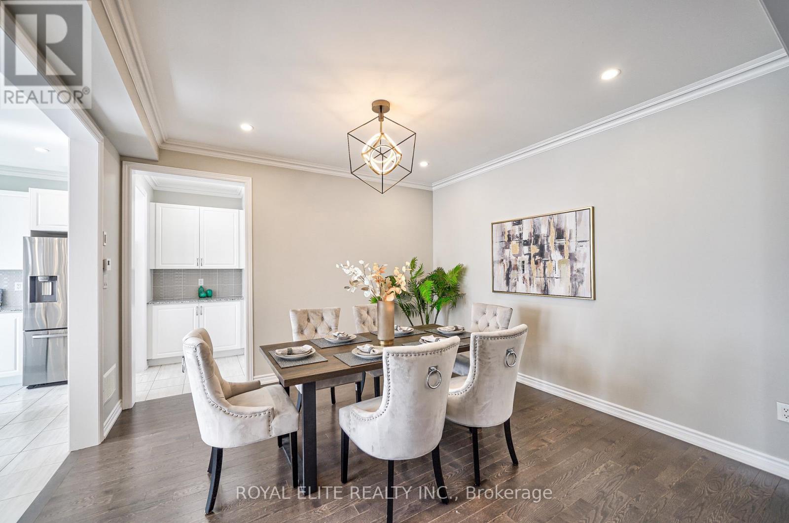 Photo 11 of 10 Capstan Court, Whitby ON