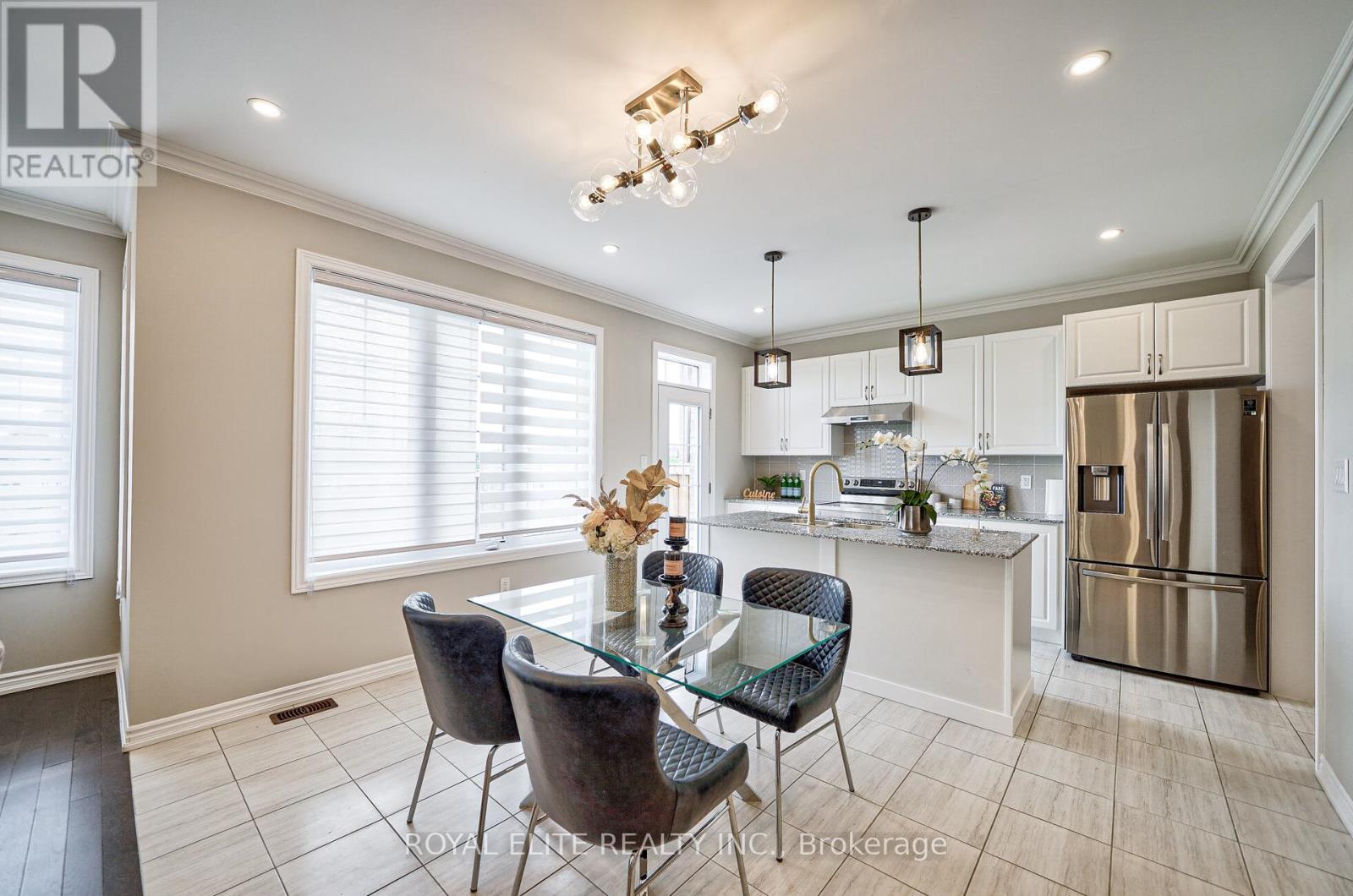 Photo 6 of 10 Capstan Court, Whitby ON