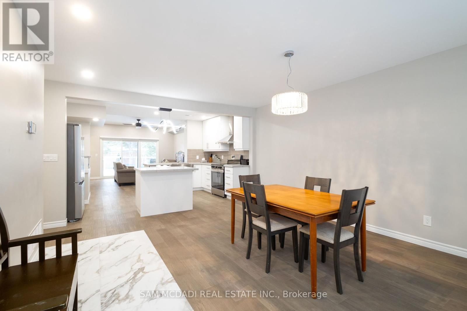 Photo 1 of Upper 606 Drymen Crescent, Mississauga ON