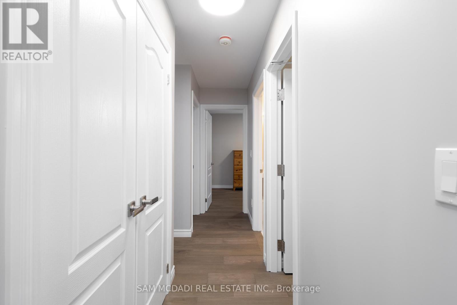 Photo 13 of Upper 606 Drymen Crescent, Mississauga ON