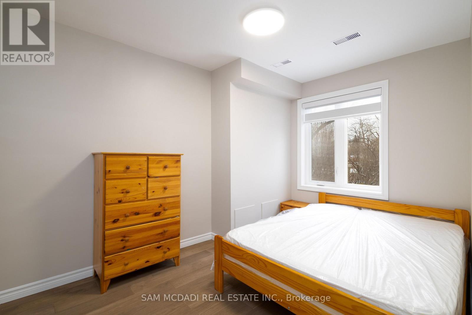 Photo 18 of Upper 606 Drymen Crescent, Mississauga ON