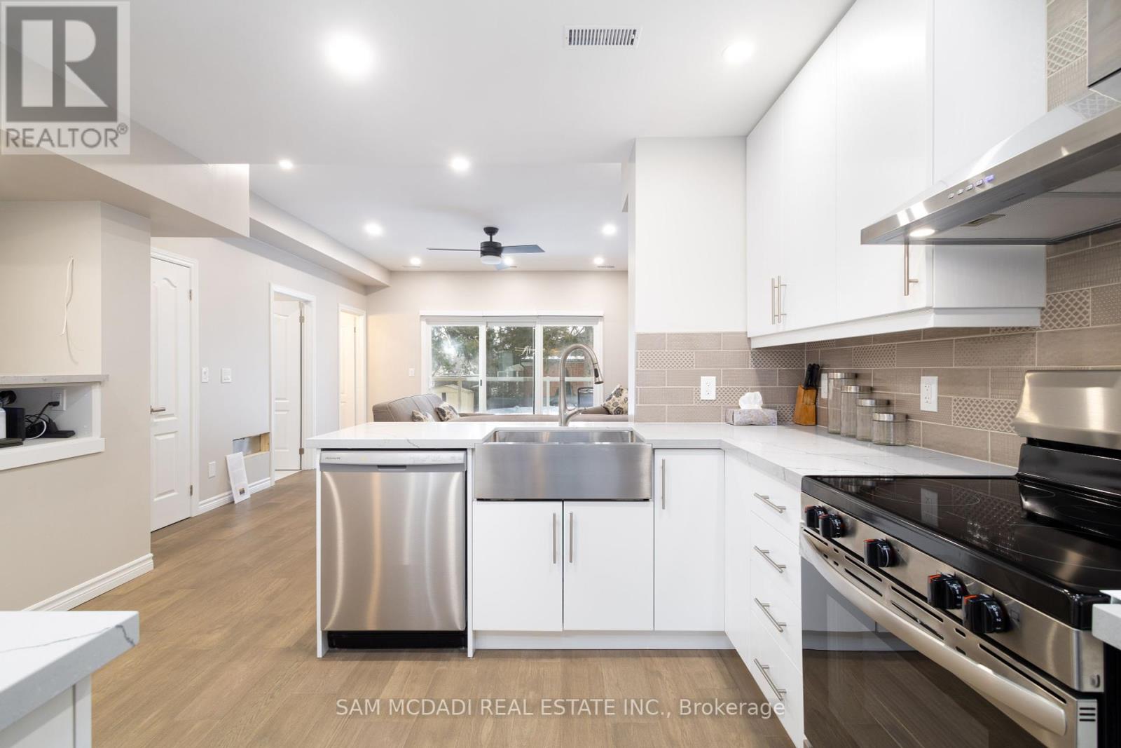 Photo 6 of Upper 606 Drymen Crescent, Mississauga ON
