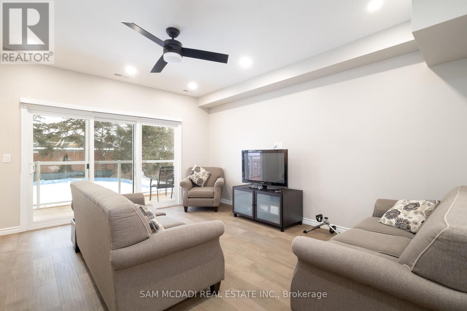 Photo 8 of Upper 606 Drymen Crescent, Mississauga ON