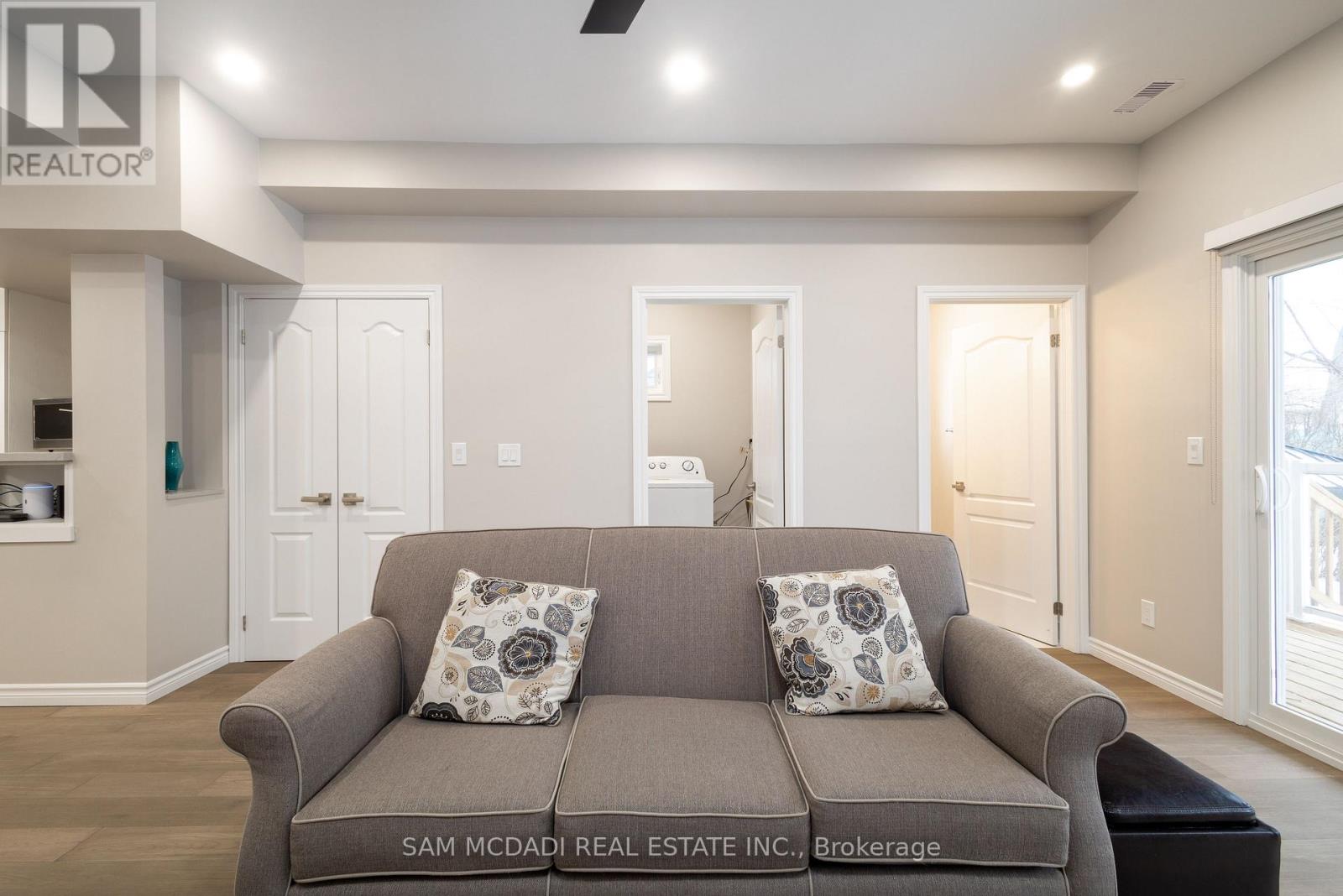 Photo 9 of Upper 606 Drymen Crescent, Mississauga ON