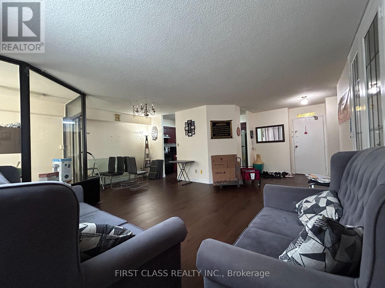 Photo 8 of 202 200 Robert Speck Parkway, Mississauga ON