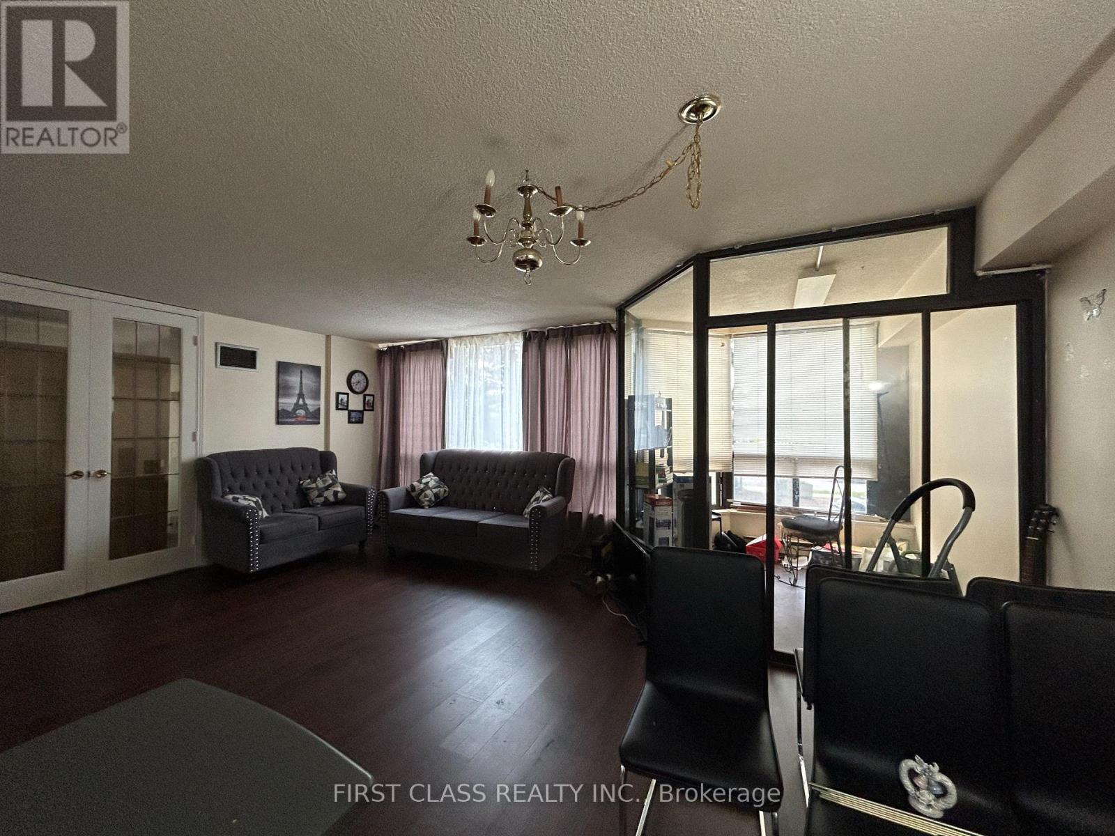 Photo 11 of 202 200 Robert Speck Parkway, Mississauga ON