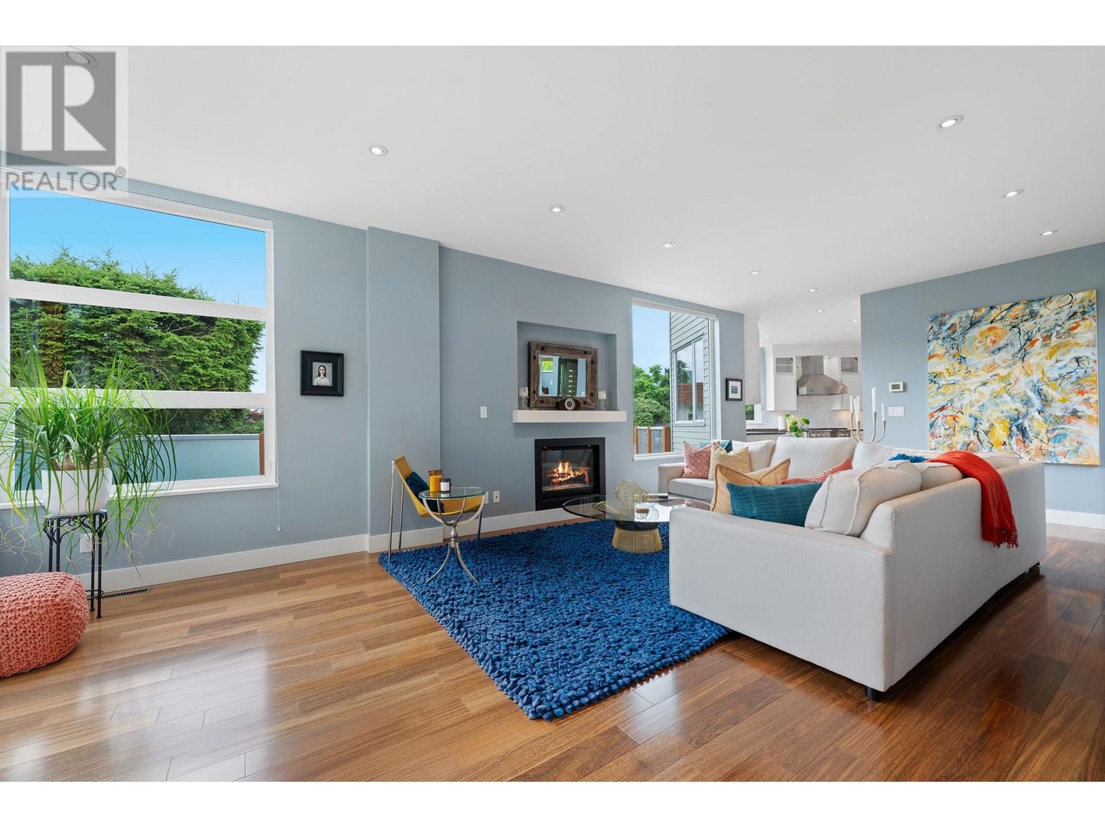2005 LARSON ROAD, North Vancouver