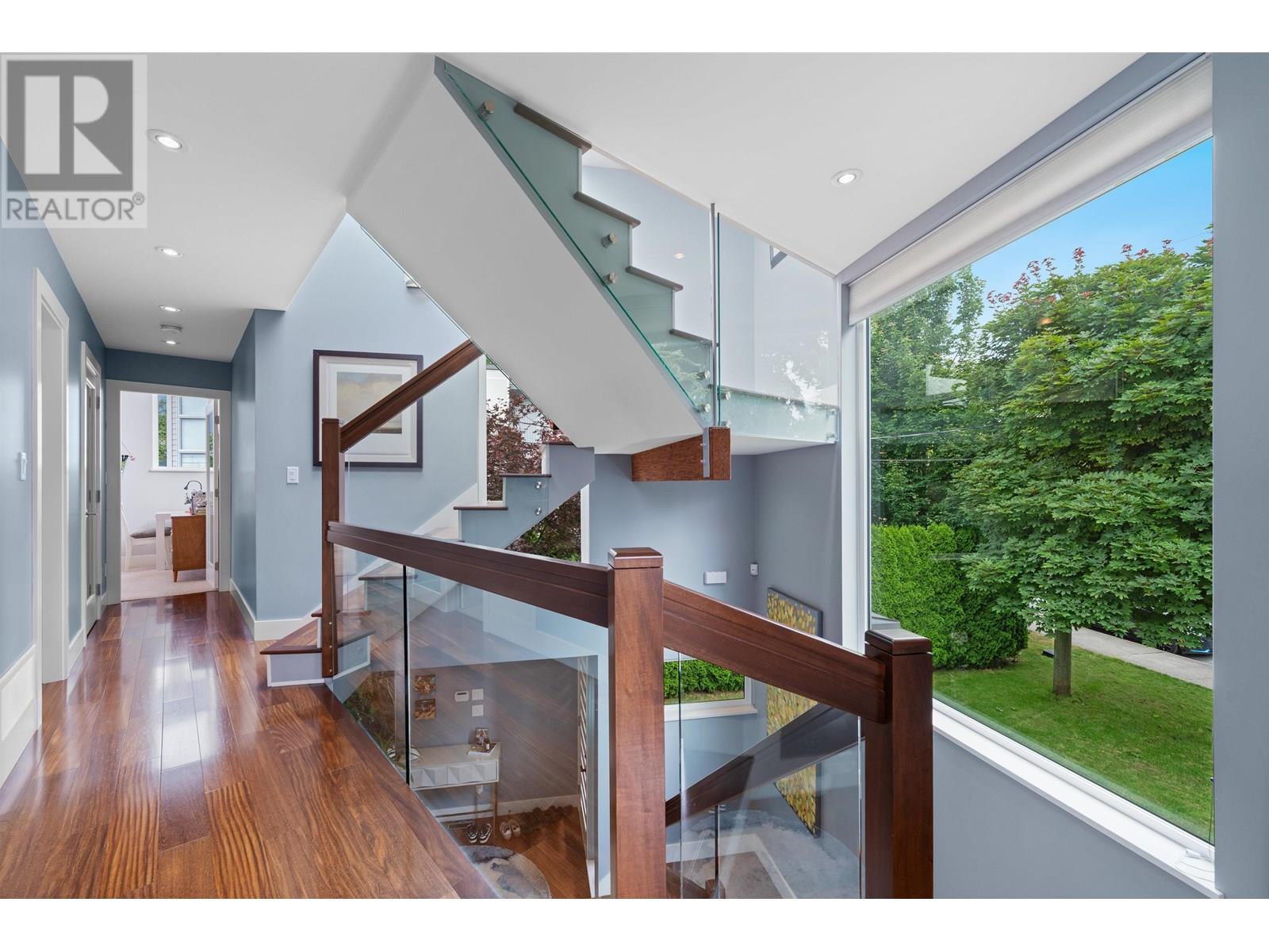 2005 LARSON ROAD, North Vancouver