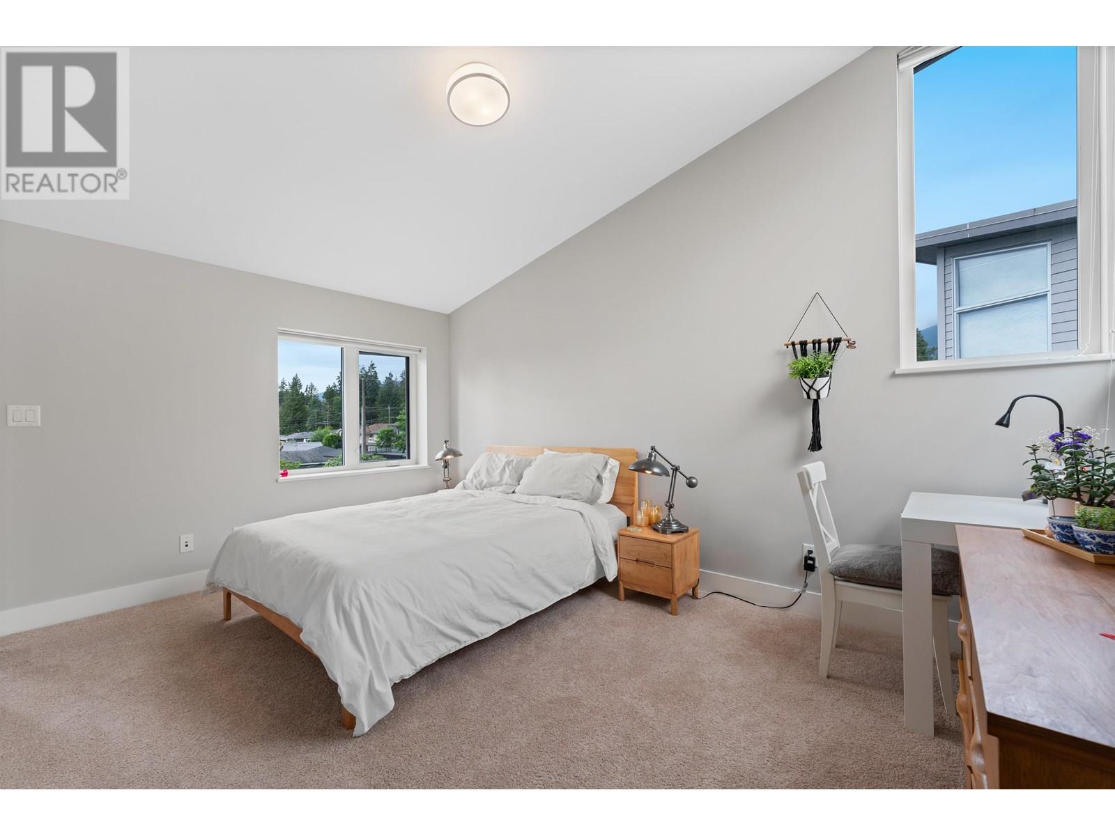 2005 LARSON ROAD, North Vancouver