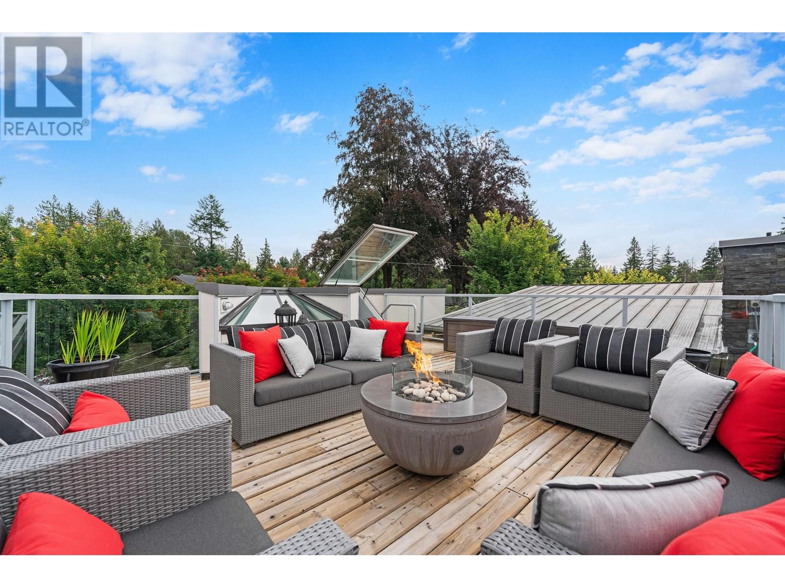 2005 LARSON ROAD, North Vancouver