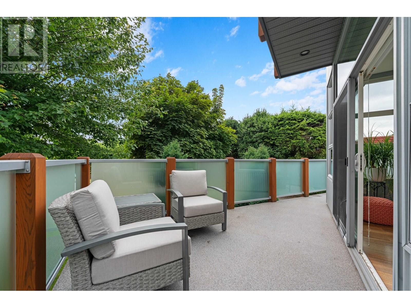 2005 LARSON ROAD, North Vancouver