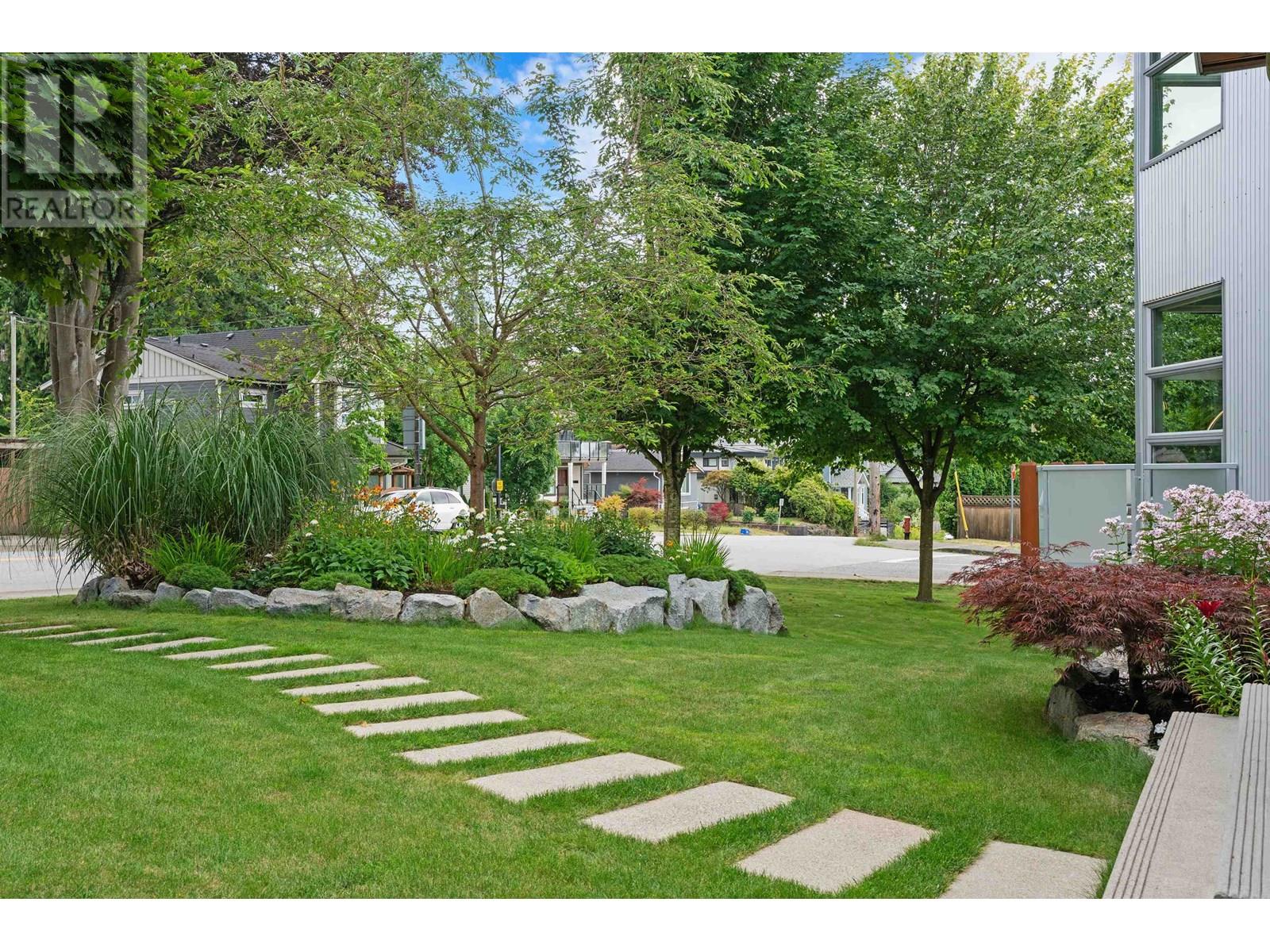 2005 LARSON ROAD, North Vancouver
