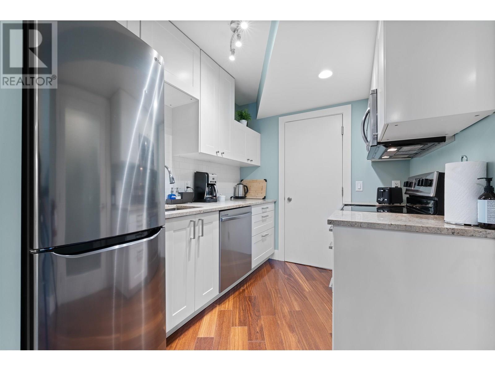 2005 LARSON ROAD, North Vancouver