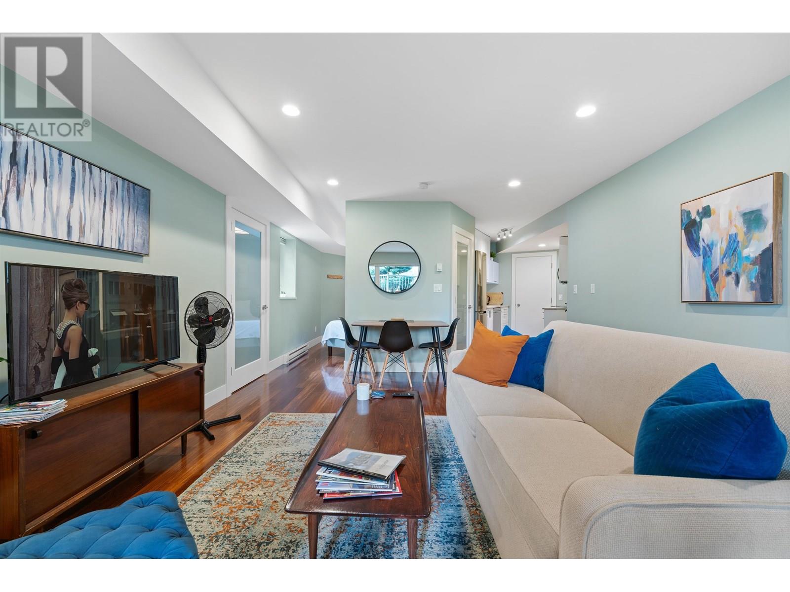2005 LARSON ROAD, North Vancouver