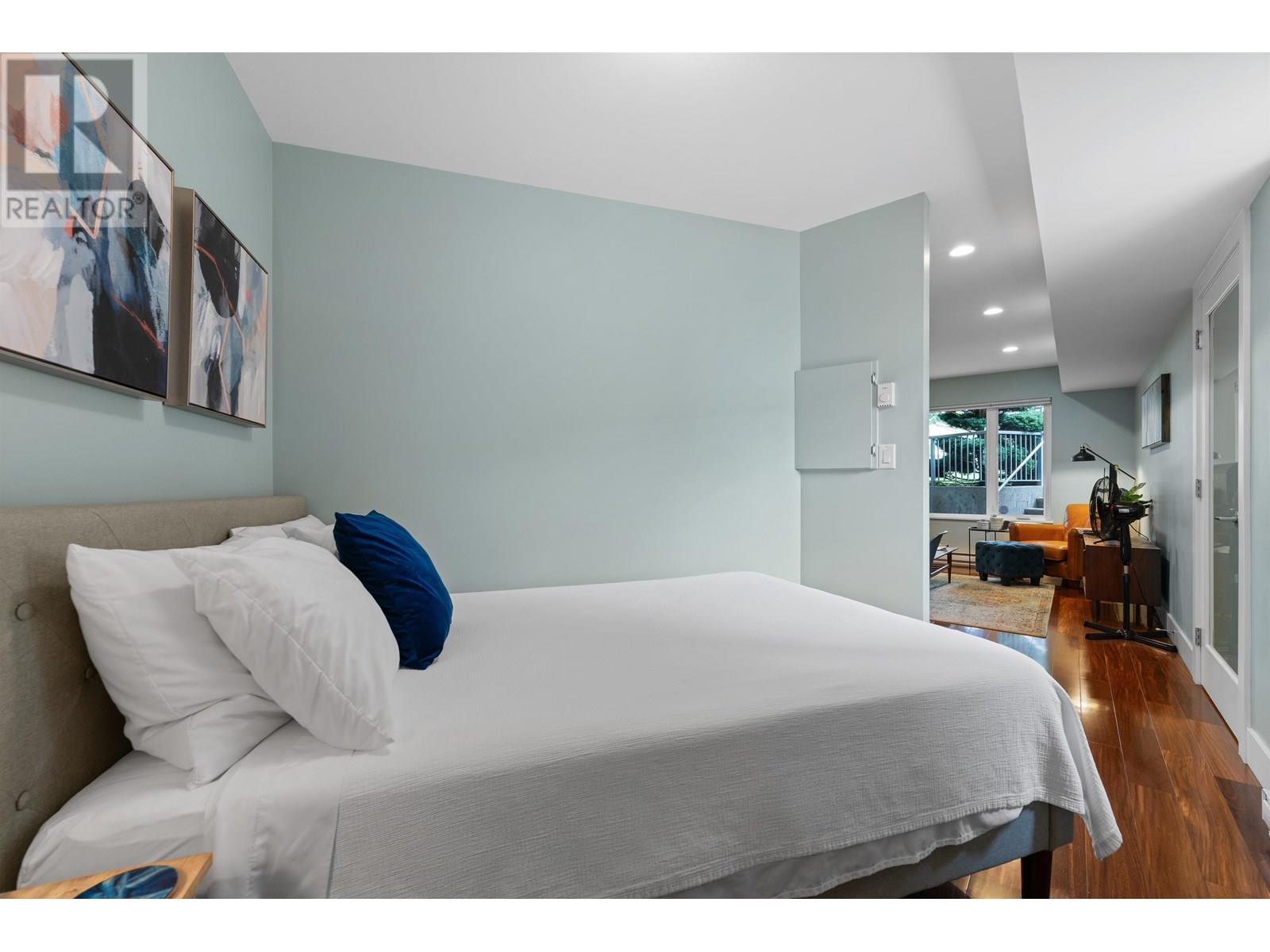 2005 LARSON ROAD, North Vancouver