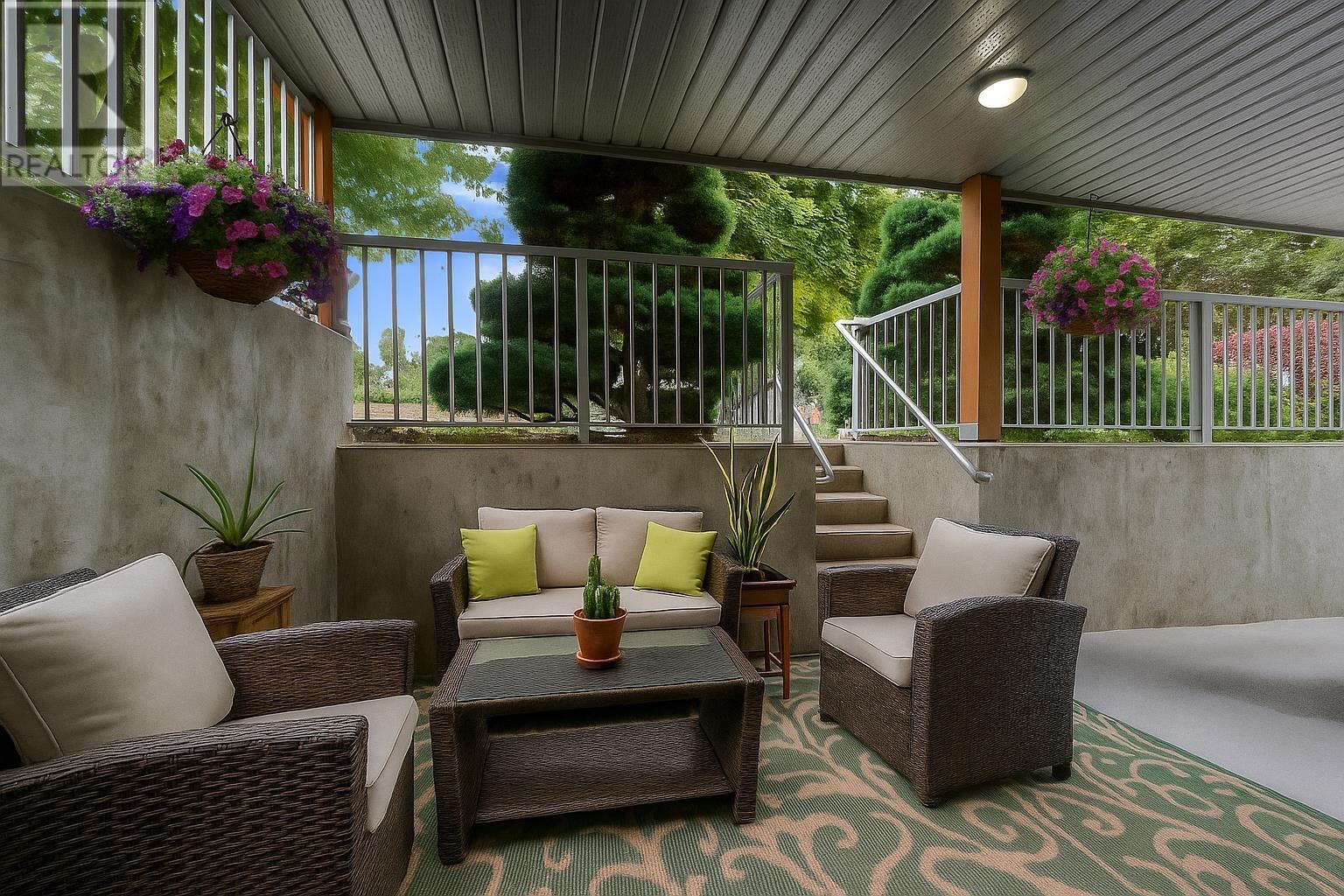 2005 LARSON ROAD, North Vancouver