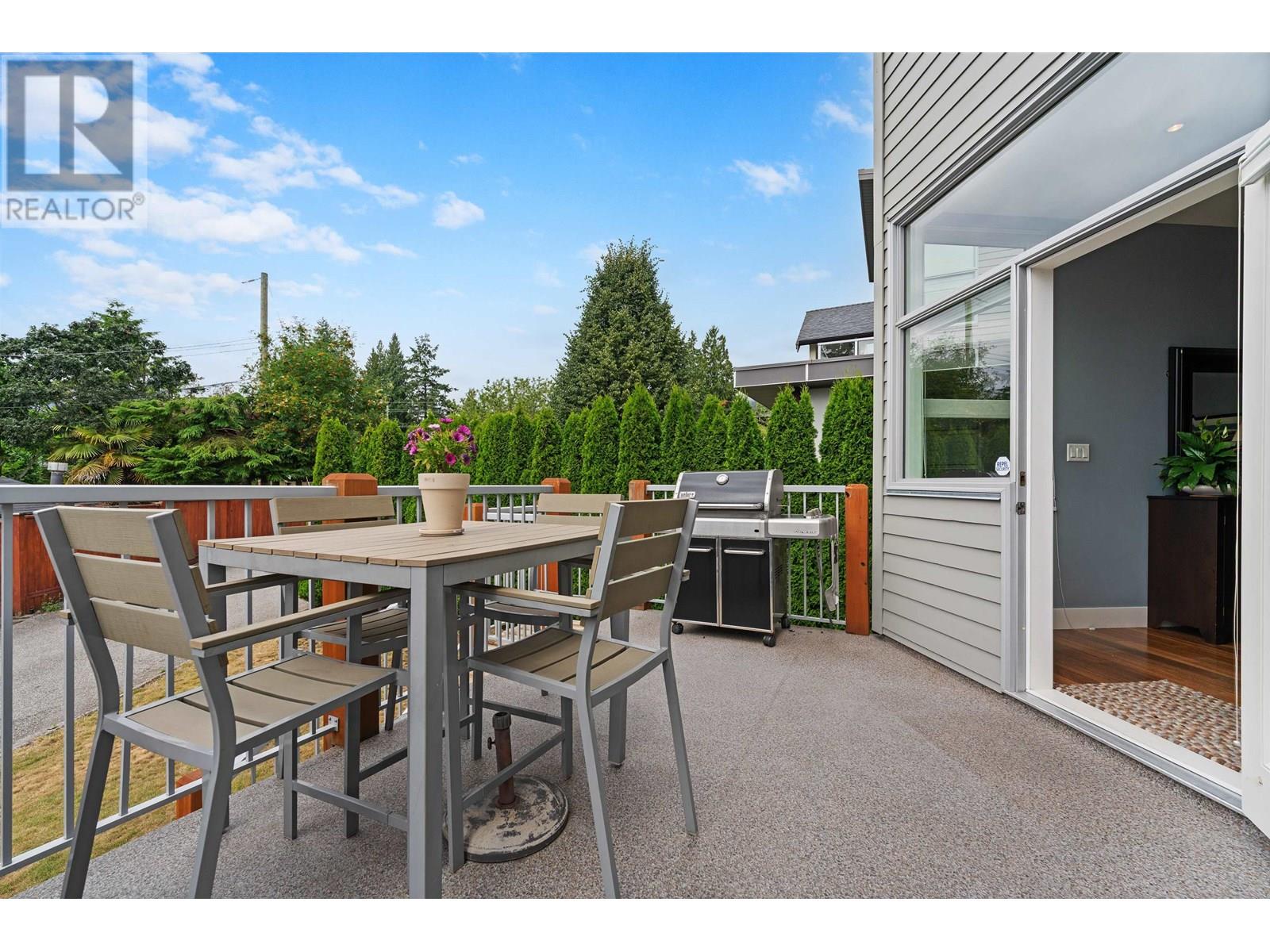 2005 LARSON ROAD, North Vancouver