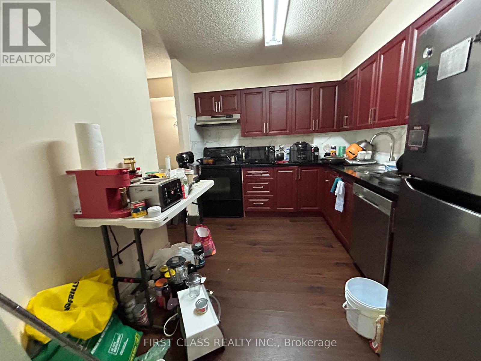 Photo 6 of 202 200 Robert Speck Parkway, Mississauga ON