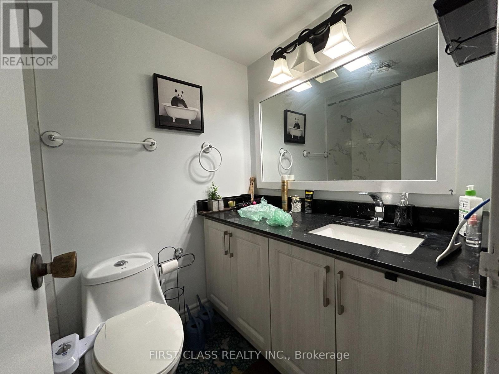 Photo 3 of 202 200 Robert Speck Parkway, Mississauga ON