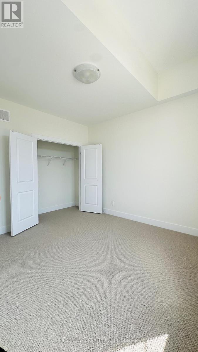 Photo 9 of 78 Meizhou Avenue, Markham ON