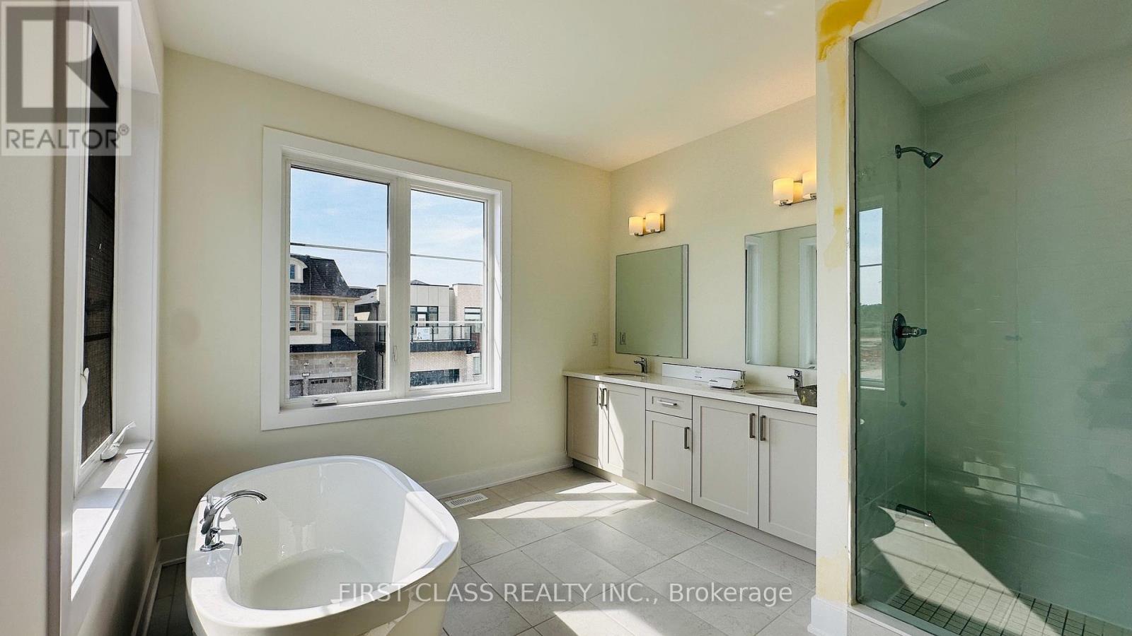 Photo 10 of 78 Meizhou Avenue, Markham ON