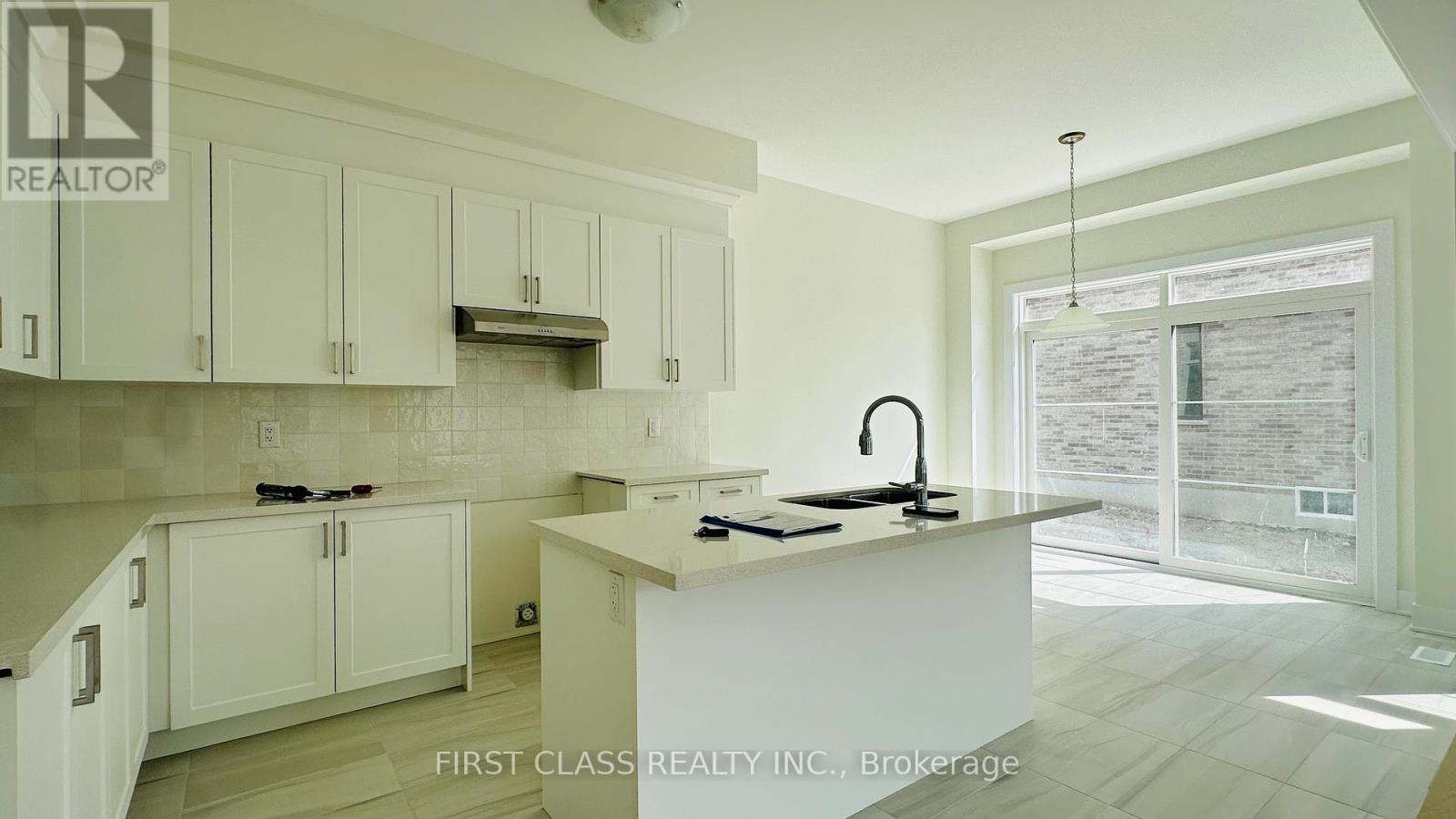 Photo 17 of 78 Meizhou Avenue, Markham ON