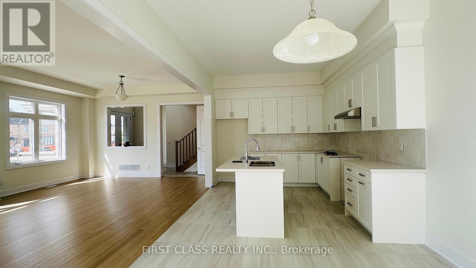 Photo 3 of 78 Meizhou Avenue, Markham ON