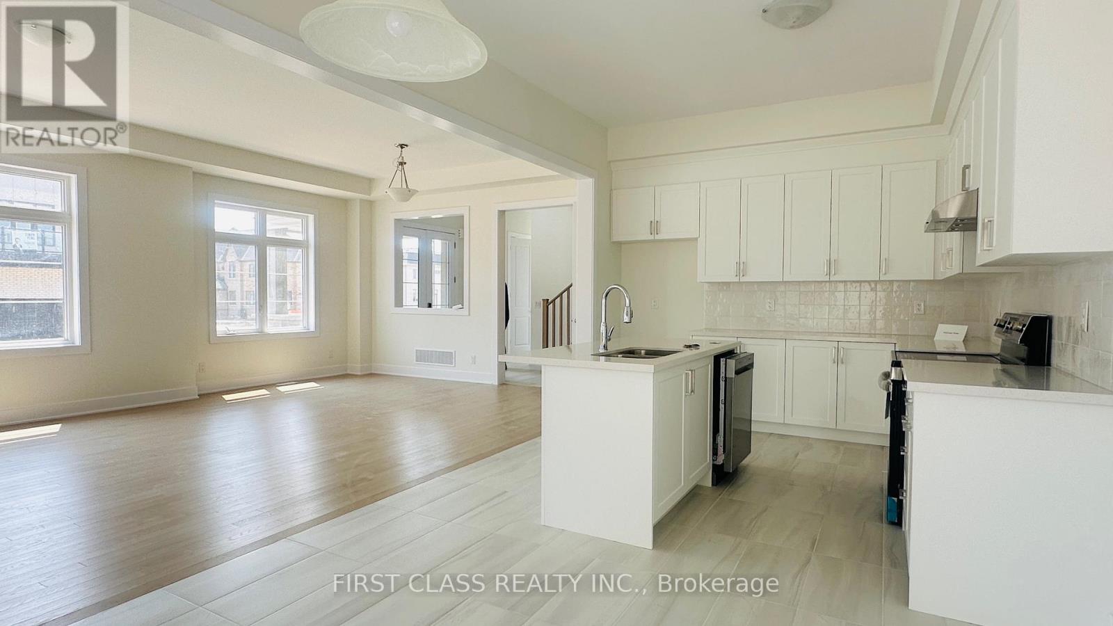 Photo 4 of 78 Meizhou Avenue, Markham ON