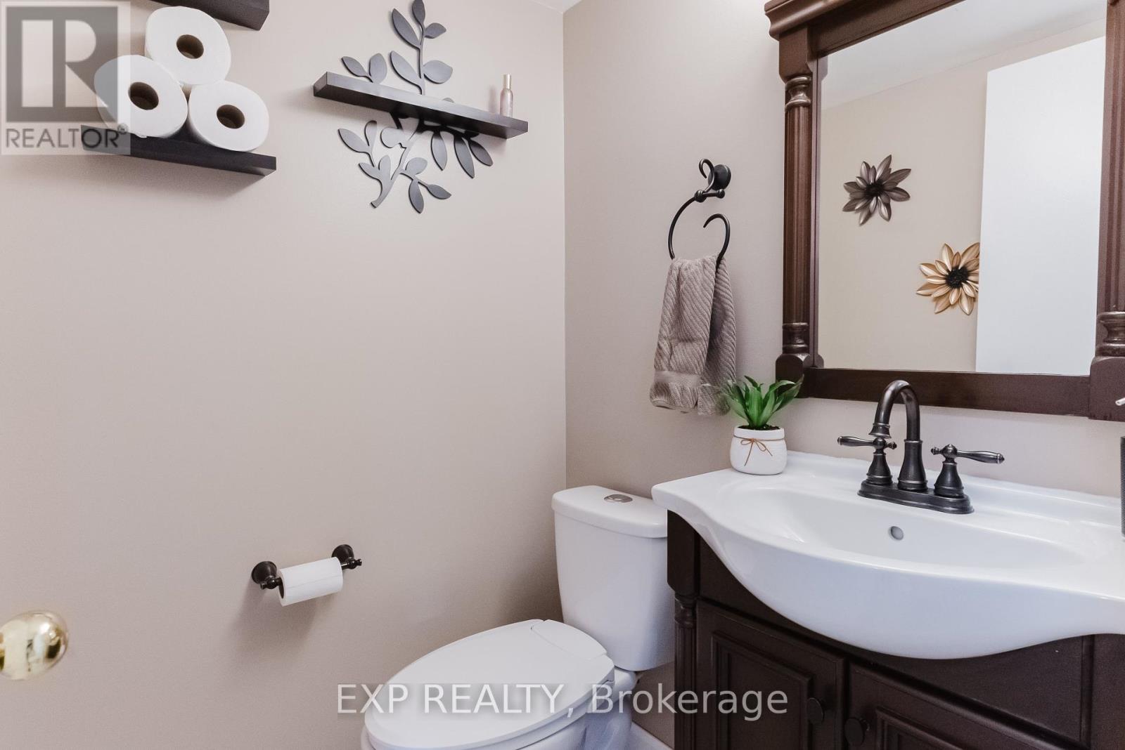 Photo 13 of 138 Acklam Terrace, Ottawa ON