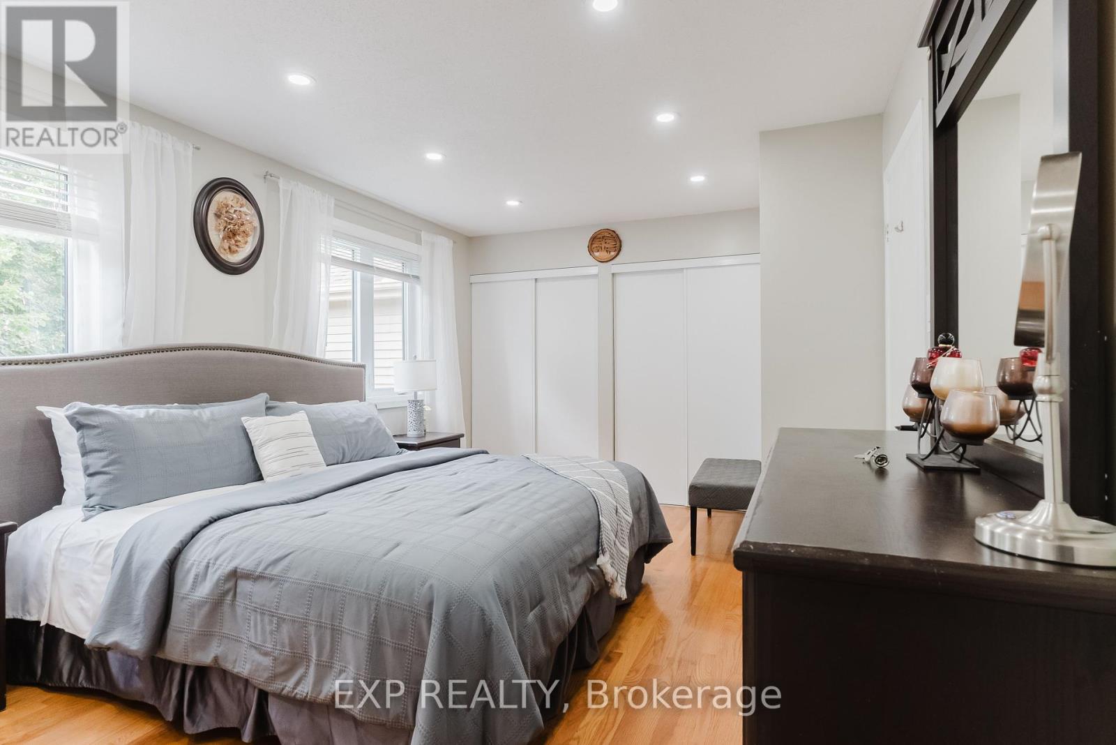 Photo 15 of 138 Acklam Terrace, Ottawa ON