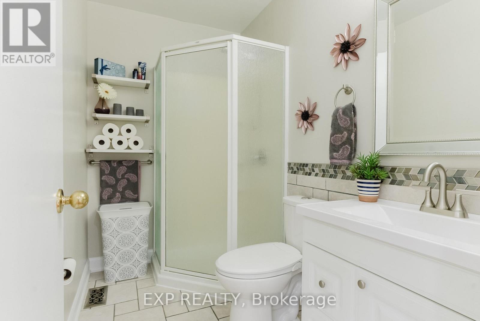 Photo 16 of 138 Acklam Terrace, Ottawa ON
