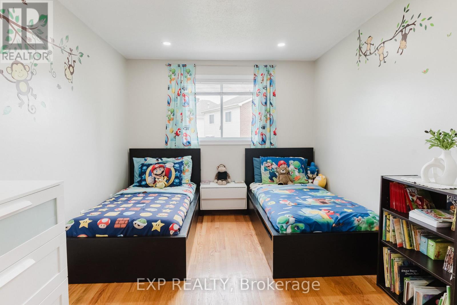 Photo 17 of 138 Acklam Terrace, Ottawa ON
