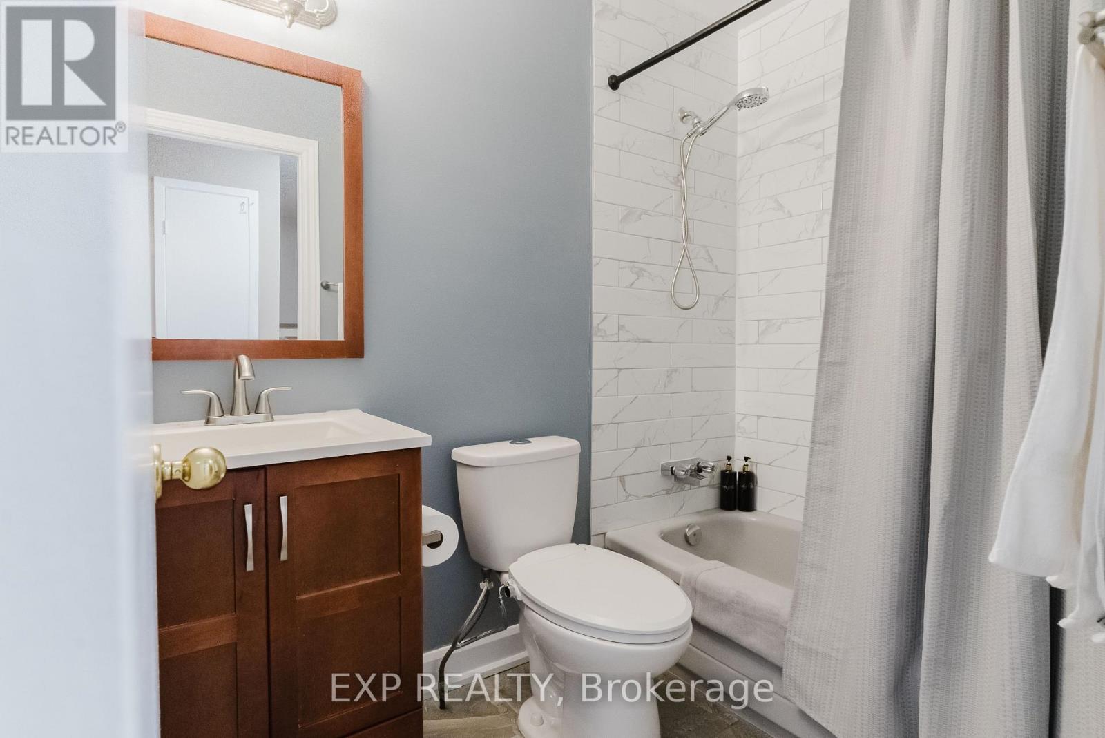 Photo 19 of 138 Acklam Terrace, Ottawa ON