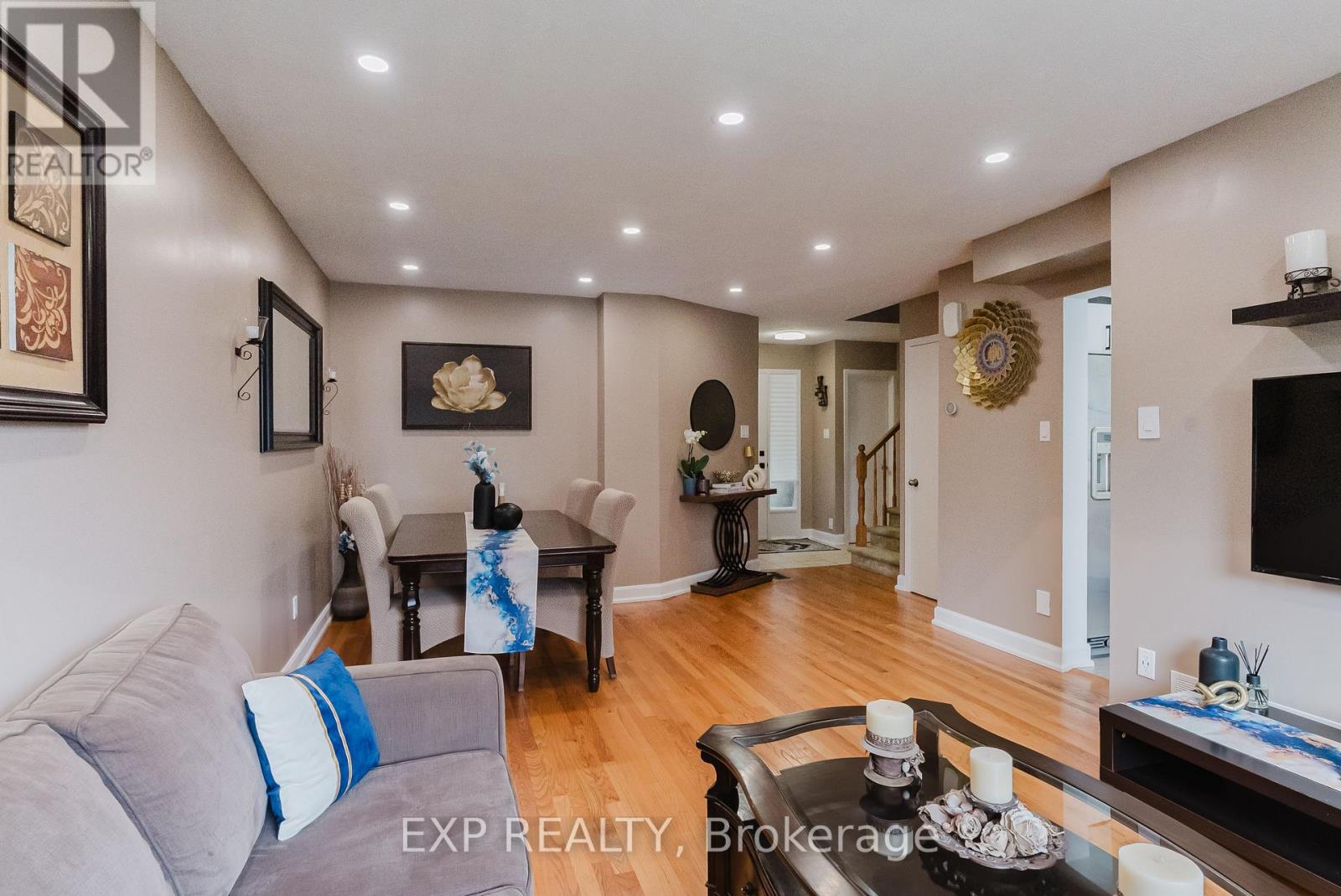 Photo 6 of 138 Acklam Terrace, Ottawa ON