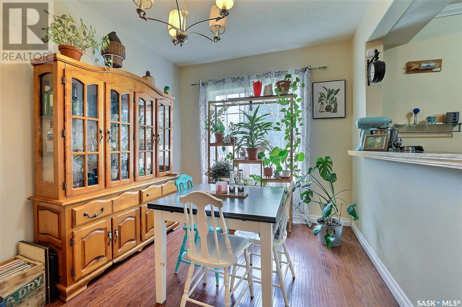 1550 ROBINSON STREET - 7